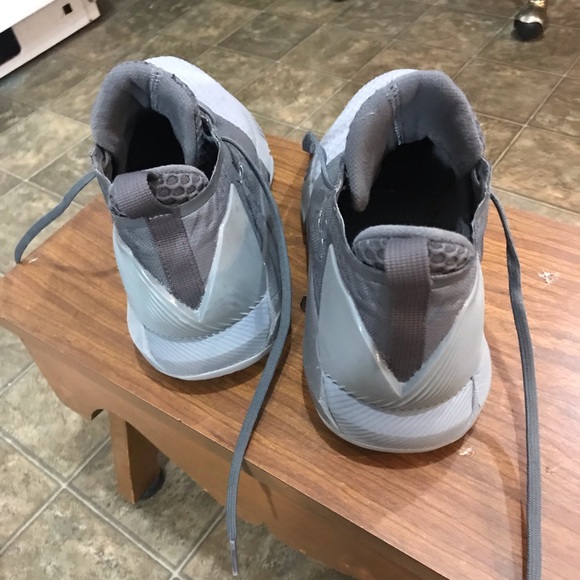 Men’s under armor gray tennis shoes size 9.5 - Picture 4 of 8